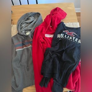 SOLD American Eagle/Hollister top bundle (3)